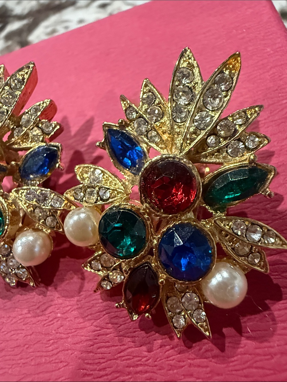Vintage Unsigned Beauty Multi-Color Rhinestone Starburst Clip Earrings